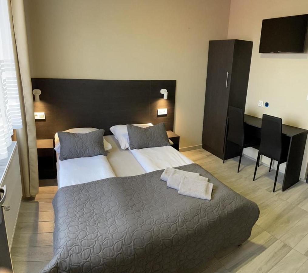 Good Night Noclegi & Strefa Z Sauna I Jacuzzi Ogolnodostepna Lub Na Wylacznosc 切霍维采-杰济采 外观 照片