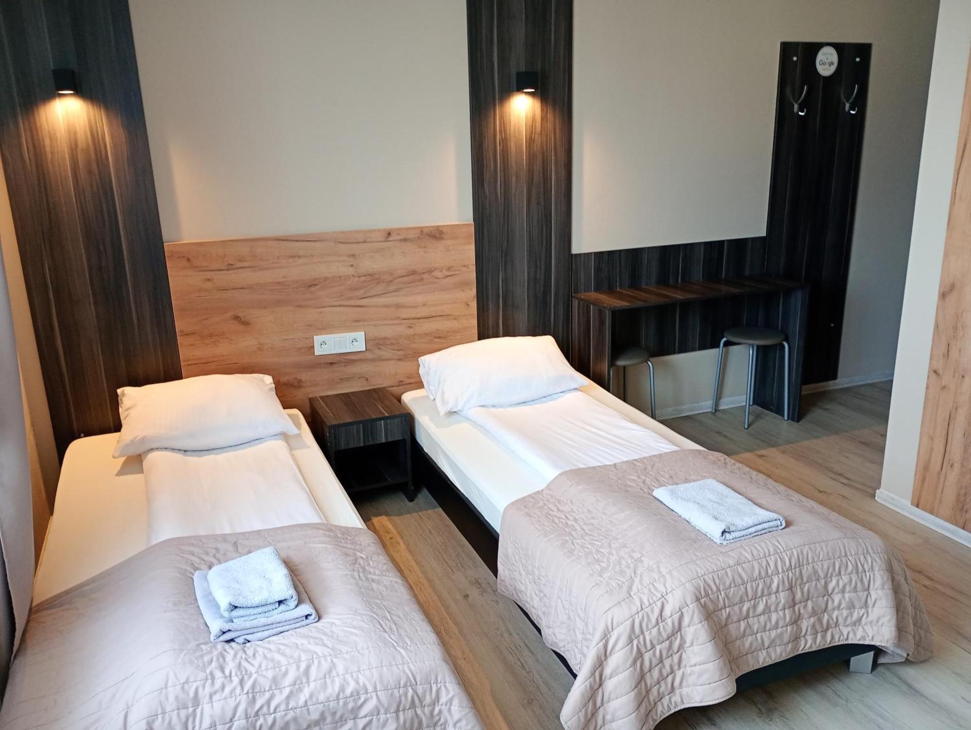Good Night Noclegi & Strefa Z Sauna I Jacuzzi Ogolnodostepna Lub Na Wylacznosc 切霍维采-杰济采 外观 照片