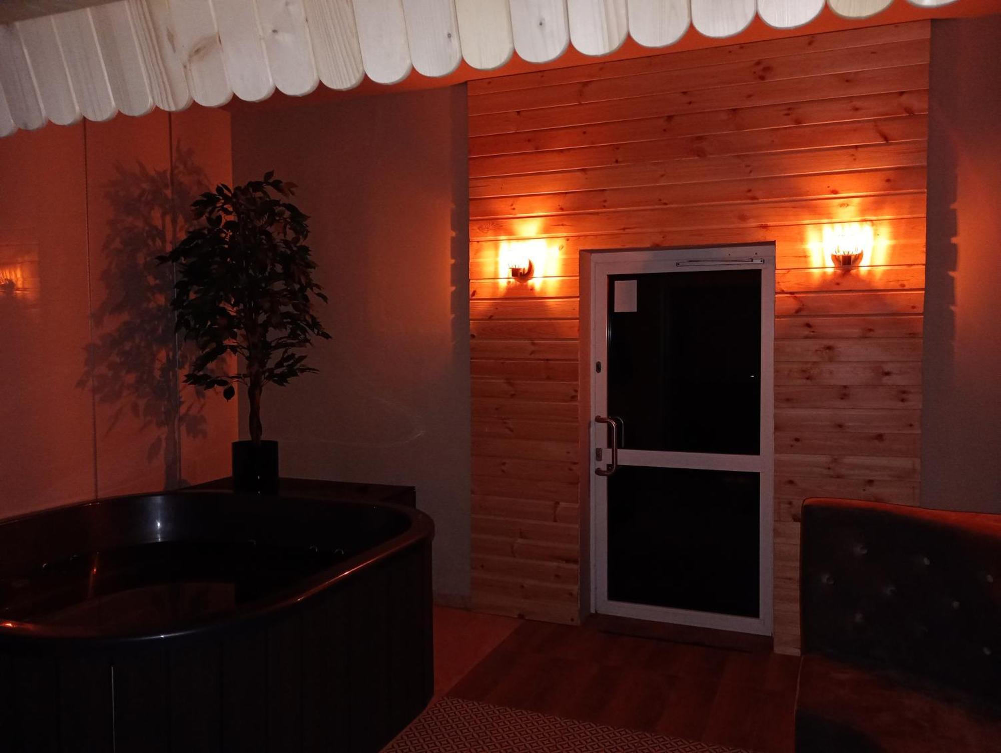 Good Night Noclegi & Strefa Z Sauna I Jacuzzi Ogolnodostepna Lub Na Wylacznosc 切霍维采-杰济采 外观 照片